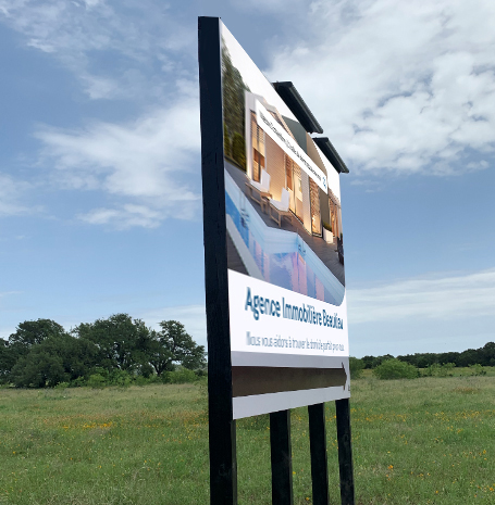 eclairage-led-panneau-affichage-publicitaire-solaire-